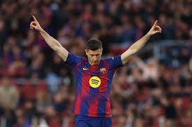 Lewandowski sofre fratura no olho e desfalca o Barcelona em jogo decisivo na temporada