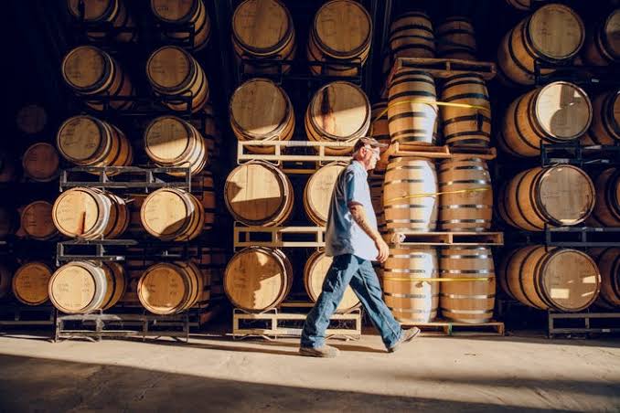 Saskatchewan to levy counter-tariffs on US alcohol products; both sides in US-Canada trade war say they're losing