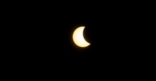 Eclipse solar pode deixar o céu escuro por mais de 6 minutos; entenda