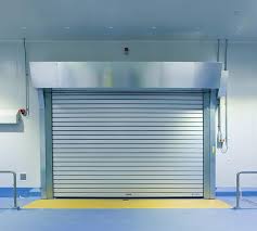Types of Commercial Garage Doors & Overhead Doors (Guide)