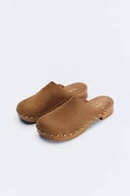 zueco marrón tachuelas Suede