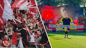 Jokerien fanit karjuivat kaduilla, poliisi paikalla – ”Kaikenlaista sitä näkee”