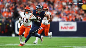 Bo Nix finds Adam Trautman for a gain
