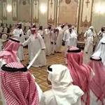 رقص السيوف.. فن وعادات تتوارثها