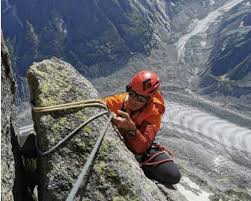 « Ça ne m’empêche pas » : atteint de Parkinson, il brille en alpinisme