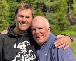 Image of Tom Brady with his parents