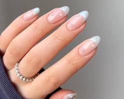 Image de Pearl Accents on Nails