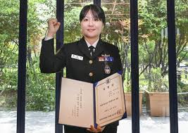 해군작전사령부 황지현 원사, 해군 첫 여군 주임원사 취임