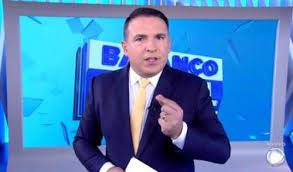 Quem Ama Cuida: Ingrid brinca com o perigo e engana Pilar com joia falsa