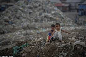 Image result for hình ảnh người nghèo