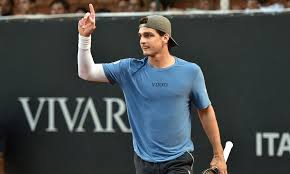 Thiago Wild estreia com vitória em três sets e avança às oitavas em Ostrava