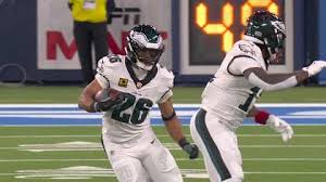 Highlight: Saquon Barkley BURSTS into Chargers territory on a 19-yard scamper