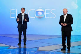 Flávio Bolsonaro llama “nueve dedos” a Lula durante el debate final por Brasil