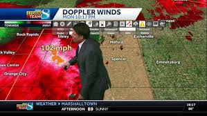 Iowa Hit Hard! Severe Storms Cause Power Outages & Road Closures! - Imagen principal del artículo