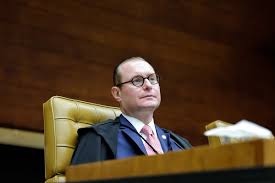 Zanin Surpreende! Bolsonaristas Veem Esperança Inesperada no STF? - Imagen principal del artículo