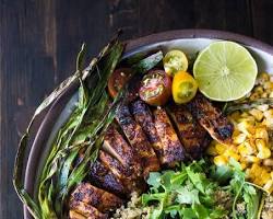 Salad with grilled chicken or fish meal