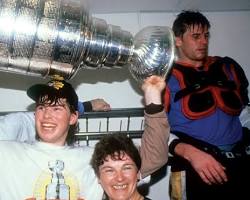 Image of Jaromir Jagr with his parents