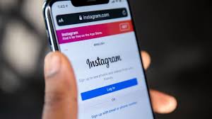 Is Instagram Down? Users Claim DMs Are 'Acting Funny'