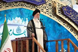 علم‌الهدی: برای مقاومت در جنگ نظامی، ابتدا باید مقابل بی‌حجابی بایستیم