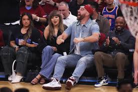 Life of A Basketball Fan: Taylor Swift attends Cavs-Knicks in Cleveland with fiance Travis Kelce