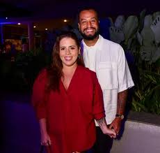 Tati Machado anuncia gravidez com Bruno Monteiro e é parabenizada por famosos