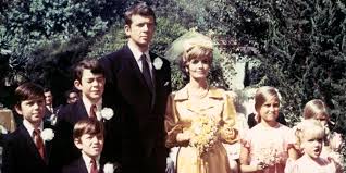 Image result for Florence Henderson in the brady bunch as carol brady