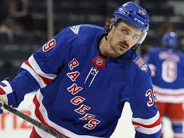 Report: Rangers trading Carrick to Sabres