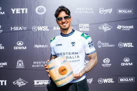 Líder do ranking, Medina pode enfrentar Filipe Toledo nas oitavas em Gold Coast; veja baterias