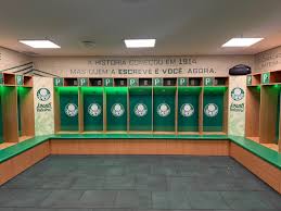 Bastidores: o que mudou e como está o novo vestiário do Palmeiras no Nubank Parque