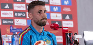 Unai Simón zanja el debate sobre Lamine Yamal y antepone el Mundial a su récord histórico