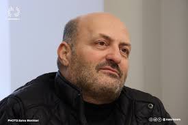 انقدر غصه‌ی هنر خورد که دیگر تاب نیاورد