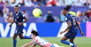 Zlatan praises France for restraining Paraguay and winning 1-0 - CHOSUNBIZ