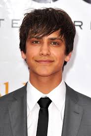 Luke Pasqualino Gossip. Is this Luke Pasqualino the Actor? Share your thoughts on this image? - 934_luke-pasqualino-gossip-439802185