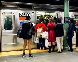 Image of crowded NYC subway car