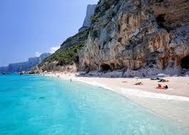 Le spiagge della Sardegna tra le migliori in Europa e nel mondo: Cala dei gabbiani è terza, Cala Goloritzè e Cala Mariolu nel “Best of the best” – Le classifiche