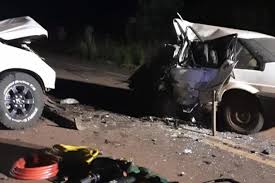 Homem morre em colisão frontal entre carro e caminhonete na BR-392