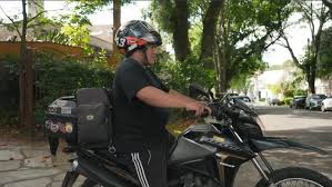 'Sou meu próprio patrão, mas nunca sei quanto vou ganhar': o retrato de quem vive das entregas por aplicativo