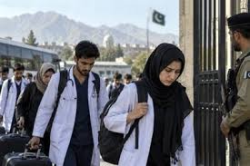 دانشجویان پزشکی افغان خواستار توقف روند اخراج از پاکستان شدند