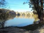 Les berges du Tarn Albi photo libre de droits sur la banque d