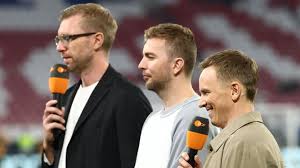 ZDF-Moderator verabschiedet Mertesacker emotional – und mit besonderem Geschenk — STERN.de