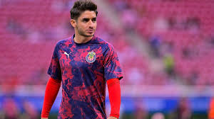 Isaac Brizuela no seguirá en Chivas, pero no se retira del futbol