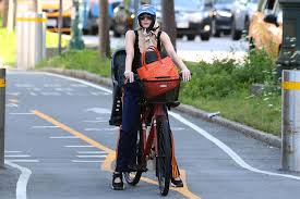 Jennifer Lawrence’s Track Pants Collection Officially Ruined Leggings, Jeans, and Shorts for Me — I’m Fully on Board