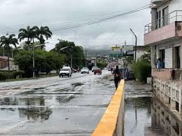 Instabilidade aumenta, e semana inicia-se com maiores condições de chuva para o Ceará