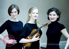 Das Boulanger Trio mit Karla Haltenwanger, Birgit Erz und Illona ...