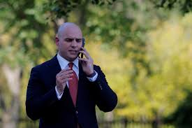 White House official vows 'new interest' in airline industry after flight woes
