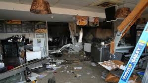Customer 'lucky to be alive' after 4WD smashes cafe frontage - ABC News & Headlines - Australian Broadcasting Corporation