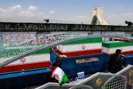 حسین حقیقی قطعه رفیق را برای رهبر شهید خواند +فیلم