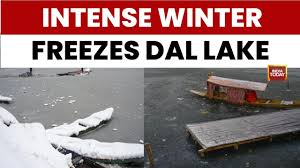 Intense Winter Freeze Envelops Dal Lake as Kashmir Turns into a Snow Wonderland - India Today