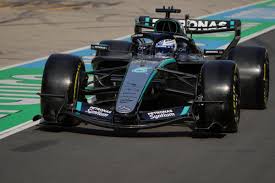 George Russell partira en pole position du sprint au Grand Prix de Chine devant Kimi Antonelli