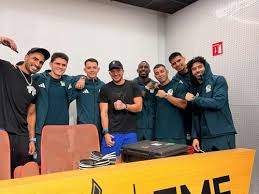 Jogadores do México devolvem R$ 5 milhões em relógios a youtuber; entenda